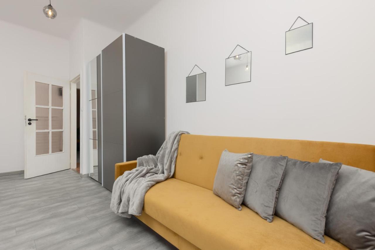 Metro Plac Wilsona Apartments Mickiewicza By Noclegi Renters Varsovia Exterior foto