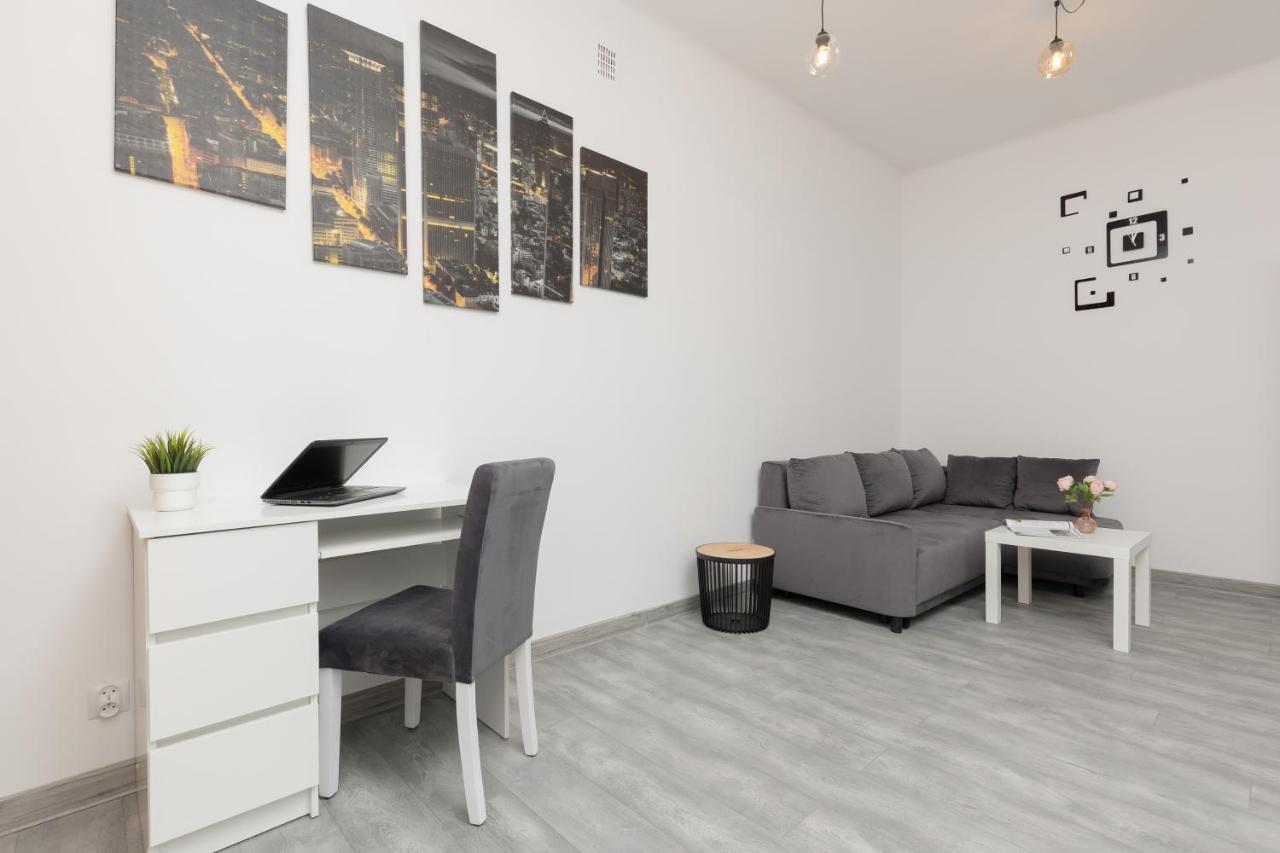 Metro Plac Wilsona Apartments Mickiewicza By Noclegi Renters Varsovia Exterior foto