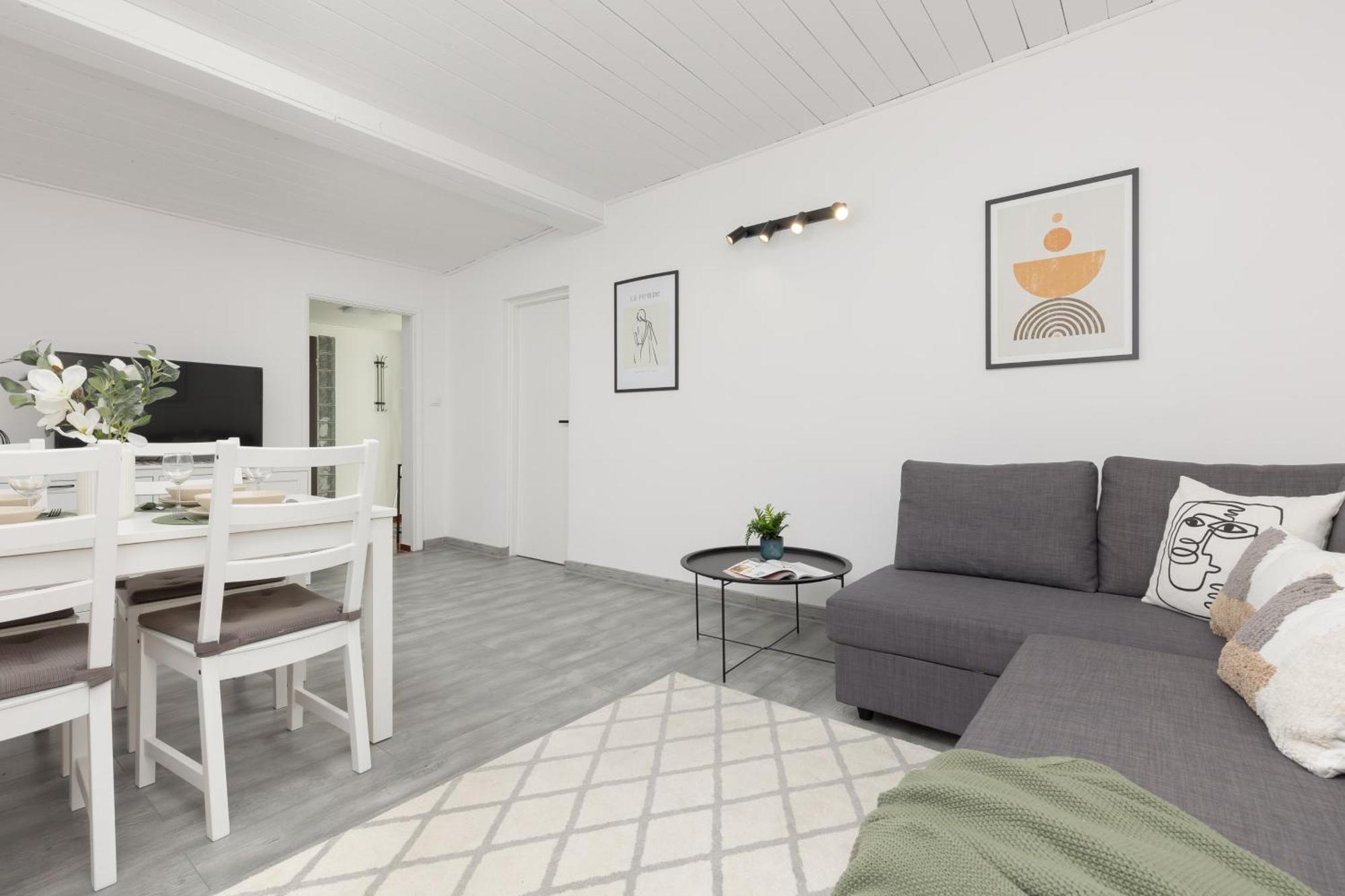 Metro Plac Wilsona Apartments Mickiewicza By Noclegi Renters Varsovia Exterior foto